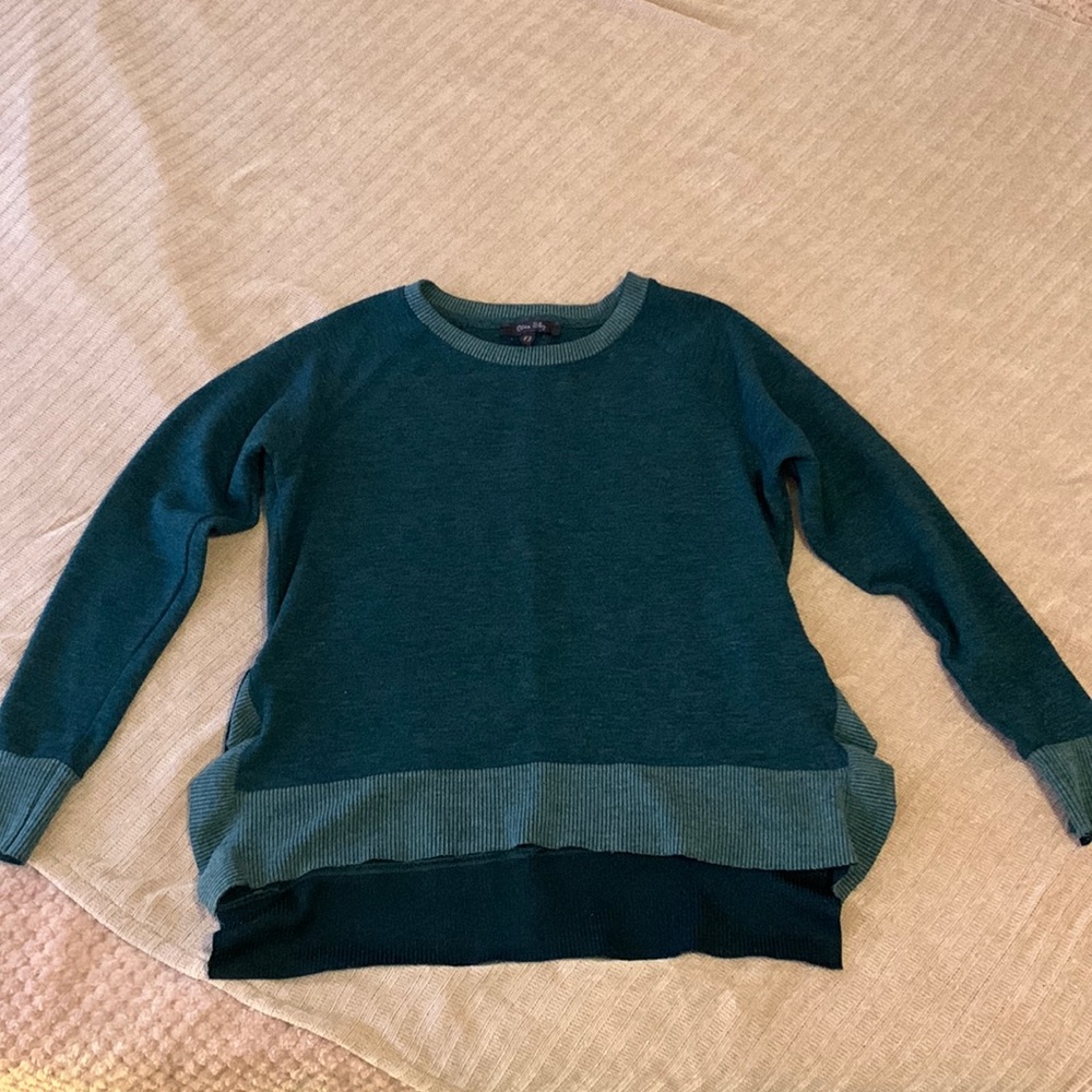 Women’s XS Olivia Sky sweater